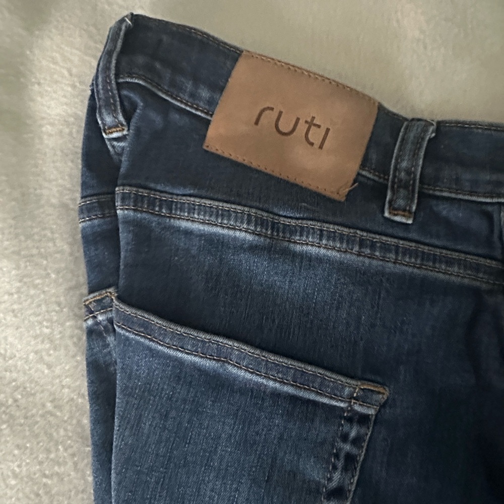 Ruti Ultimate Barrel Leg Jeans size 4